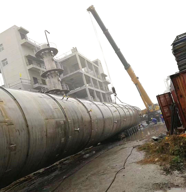 双氧水萃取塔清洗现场