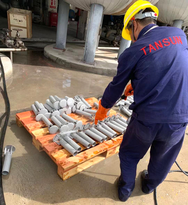 清洗双氧水塔内件